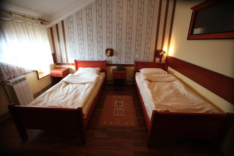 Hotel Dunav Sremski Karlovci Rum bild