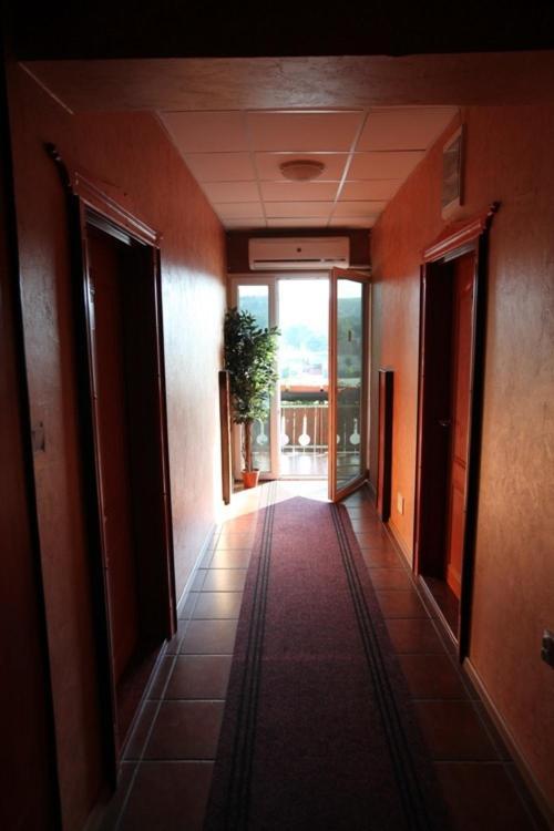 Hotel Dunav Sremski Karlovci Exteriör bild